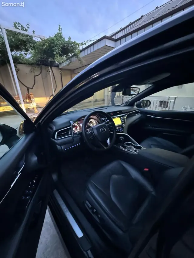 Toyota Camry 2020 · 3.5 AT