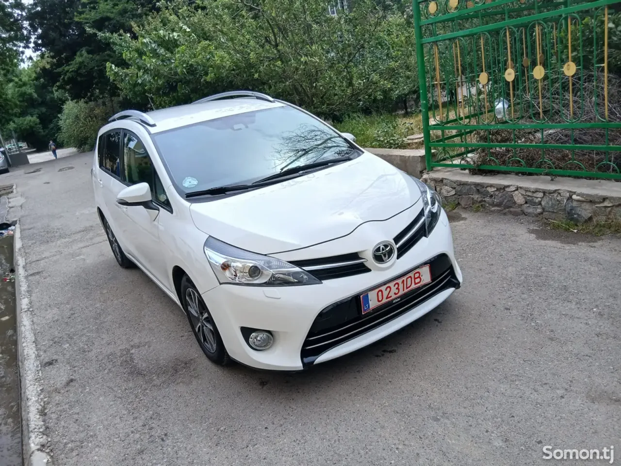 Toyota Verso 2016 · 1.6 MT