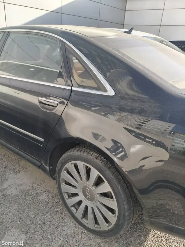 Audi A8 2005 · 2.1 AT