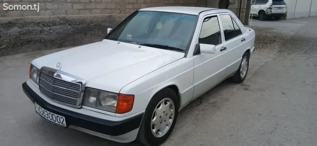 Mercedes-Benz W201 1991 · 2.0 AT
