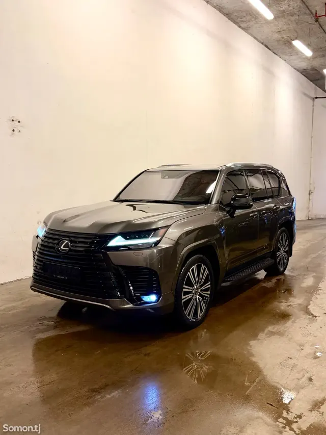 Lexus LX series 2022 · 3.5 AT