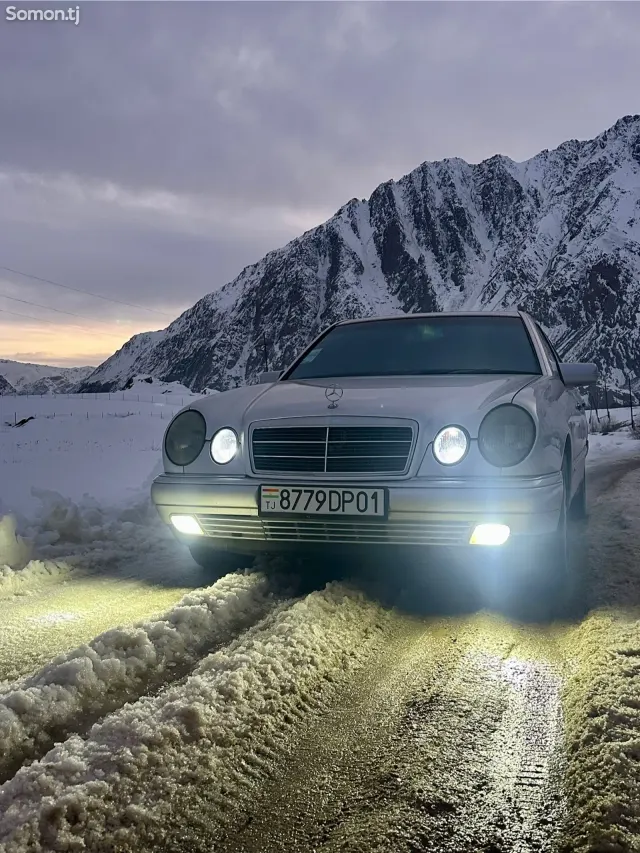 Mercedes-Benz E class 1998 · 2.0 AT