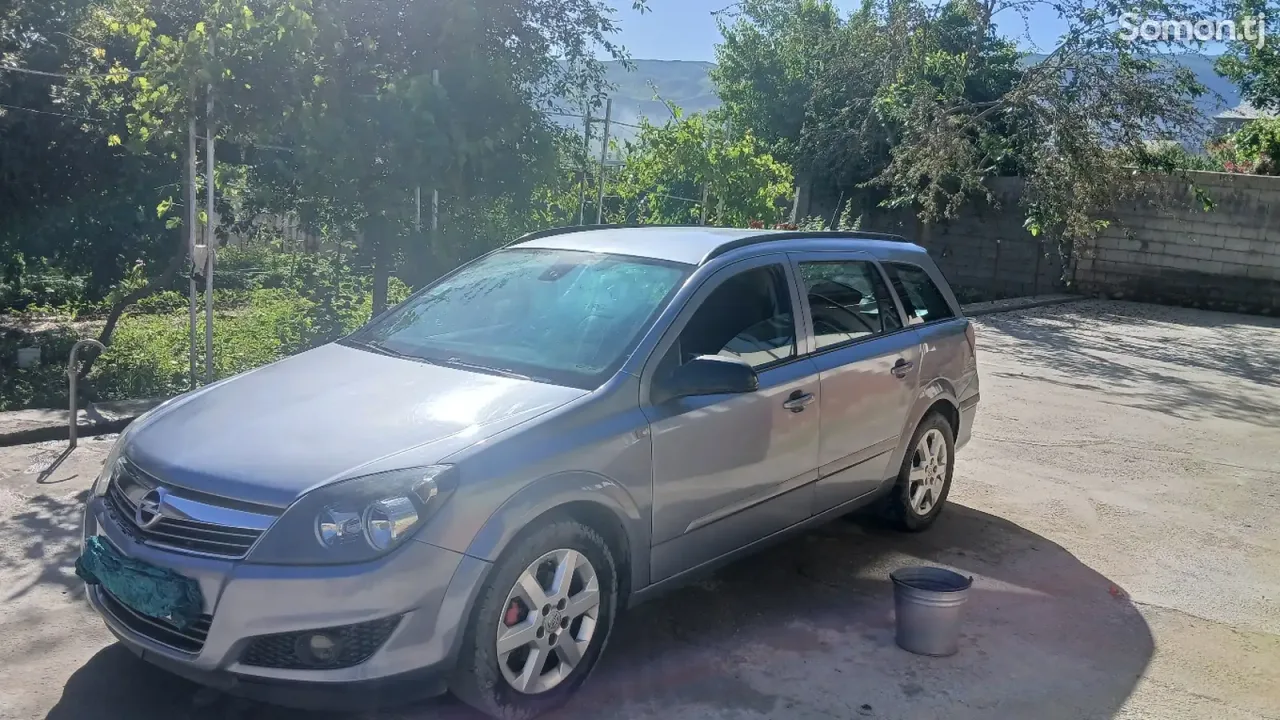 Opel Astra H 2007 · MT