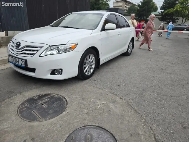 Toyota Camry 2011 · 2.5 AT