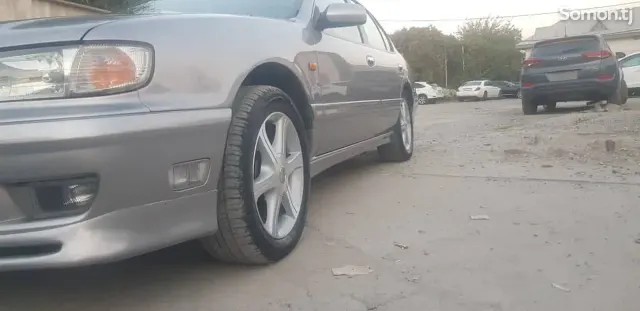 Nissan Maxima 1998 · 3.0 AT