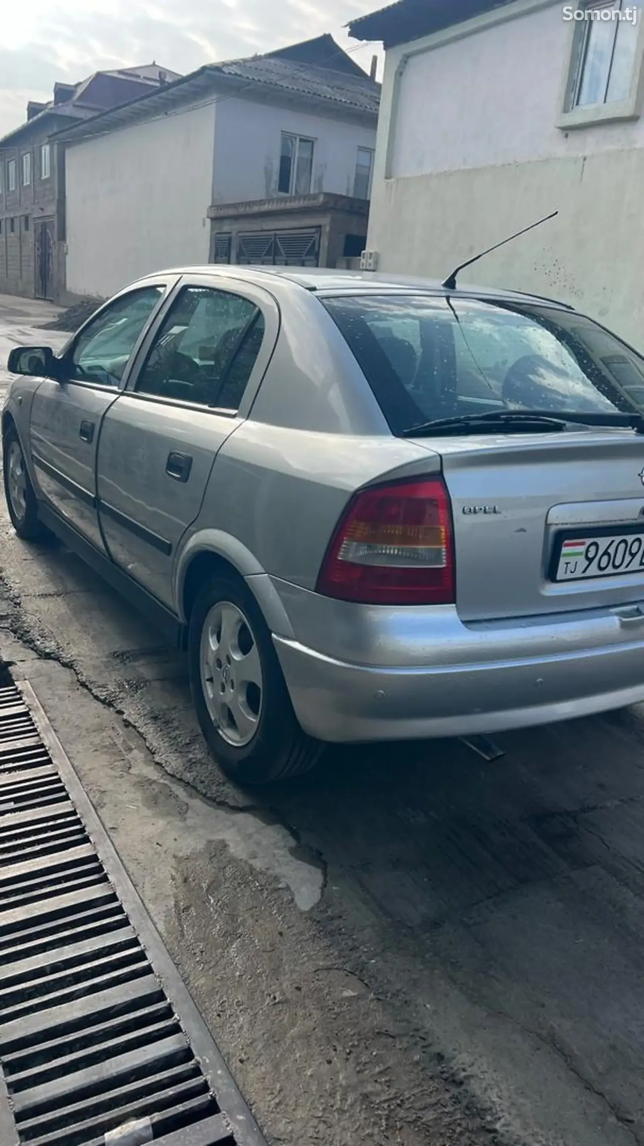 Opel Astra G 1999 · 1.6 MT