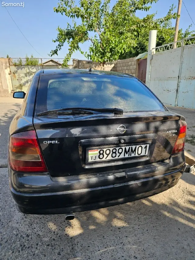Opel Astra G 1998 · 1.6 MT