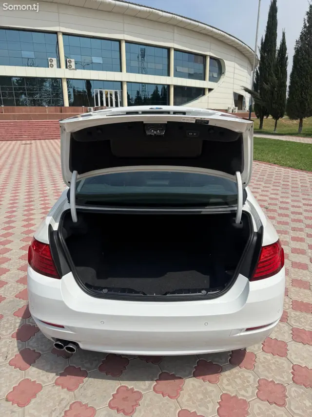 BMW 5 series 2015 · 2.0 AT