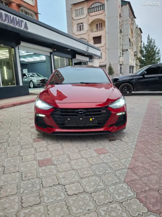 Hyundai Avante 2016 · 1.6 AT