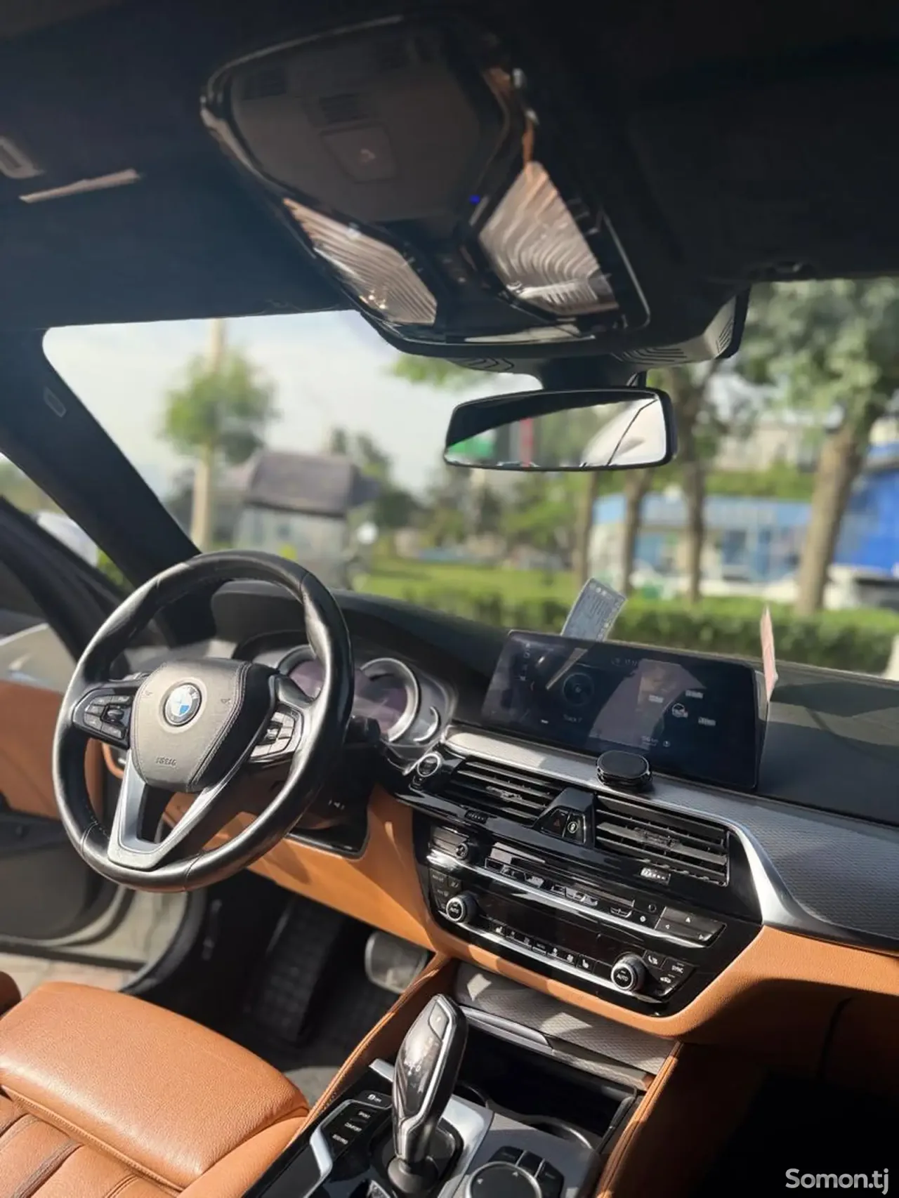 BMW 5 series 2018 · 2.0 AT