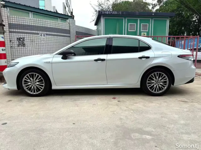Toyota Camry 2018 · 2.5 AT
