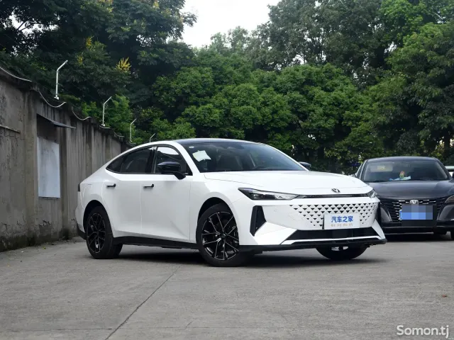 Changan UNI-V 2025 · 1.5 AT