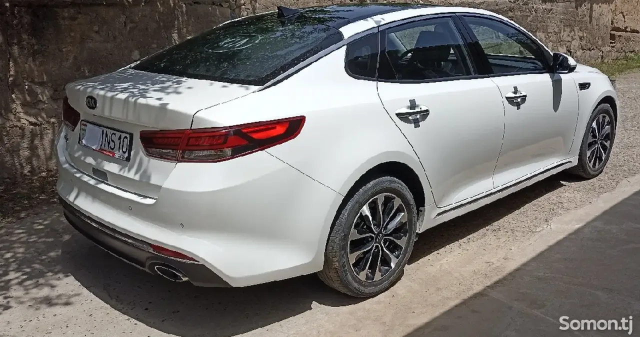 Kia K5 2015 · 2.0 AT