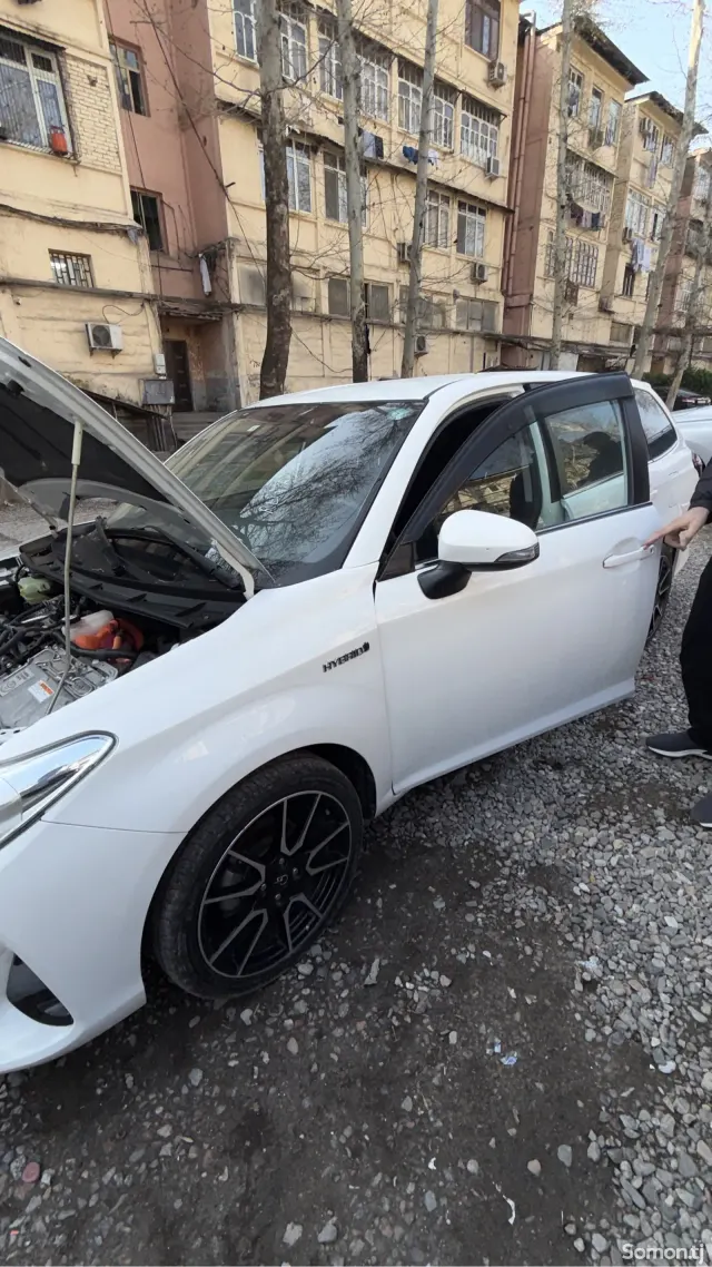 Toyota Fielder 2018 · 1.5 AT