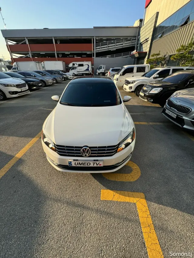 Volkswagen Passat 2014 · 2.0 AT