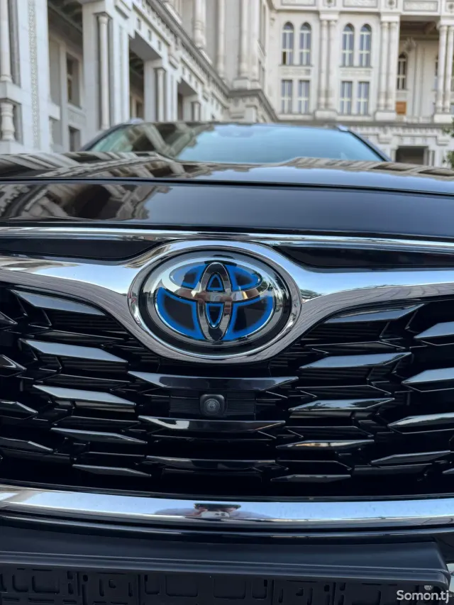 Toyota Highlander 2021 · 2.5 AT