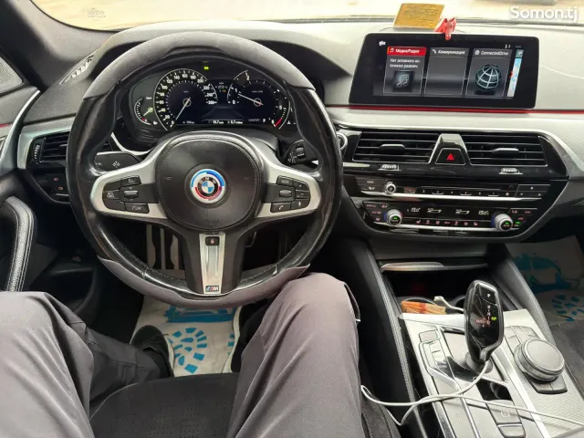 BMW M5 2017 · 2.0 AT