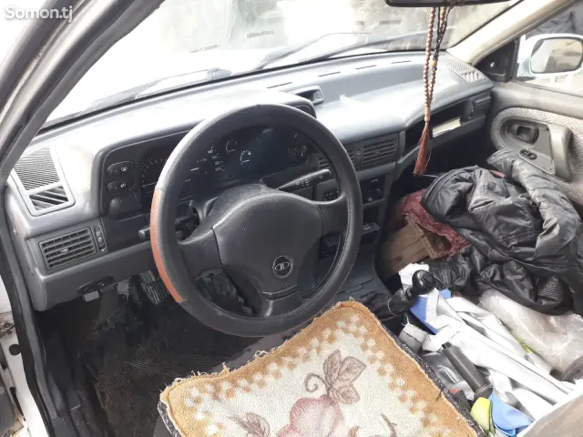 Daewoo Nexia 1998 · 1.8 MT