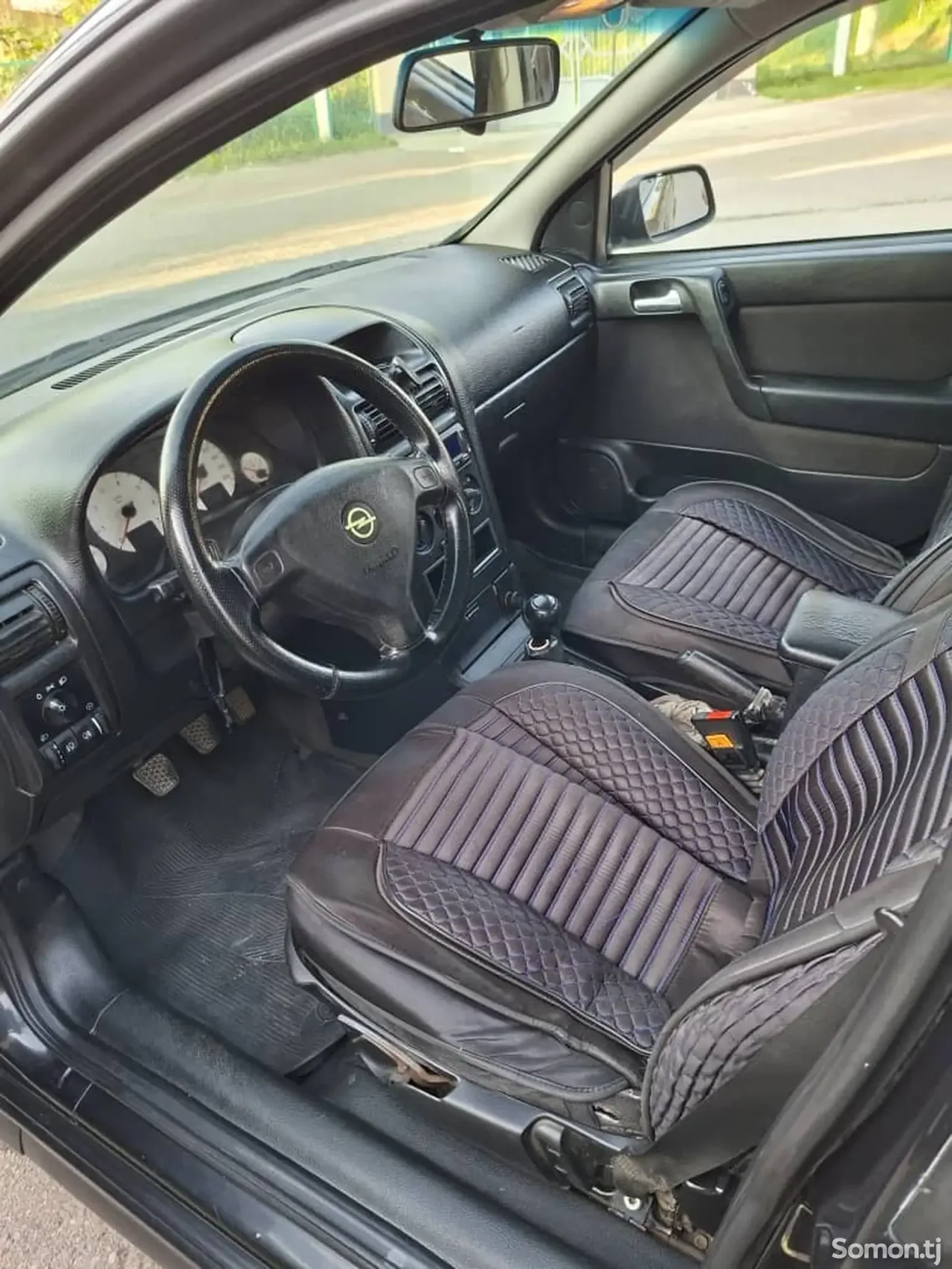 Opel Astra G 1999 · 1.6 MT