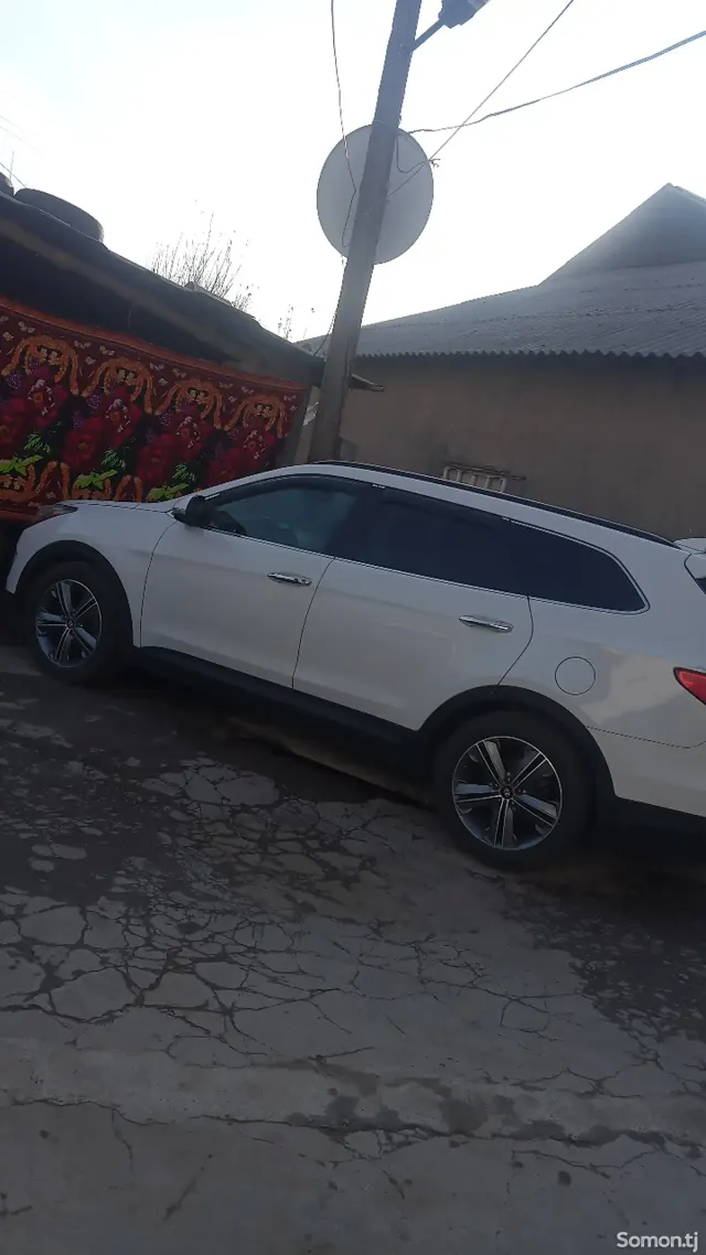 Hyundai Santa Fe 2015 · 3.3 AT