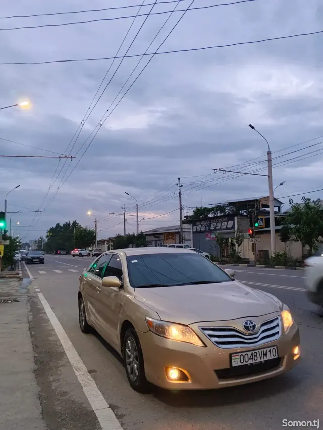 Toyota Camry 2011 · 2.5 AT