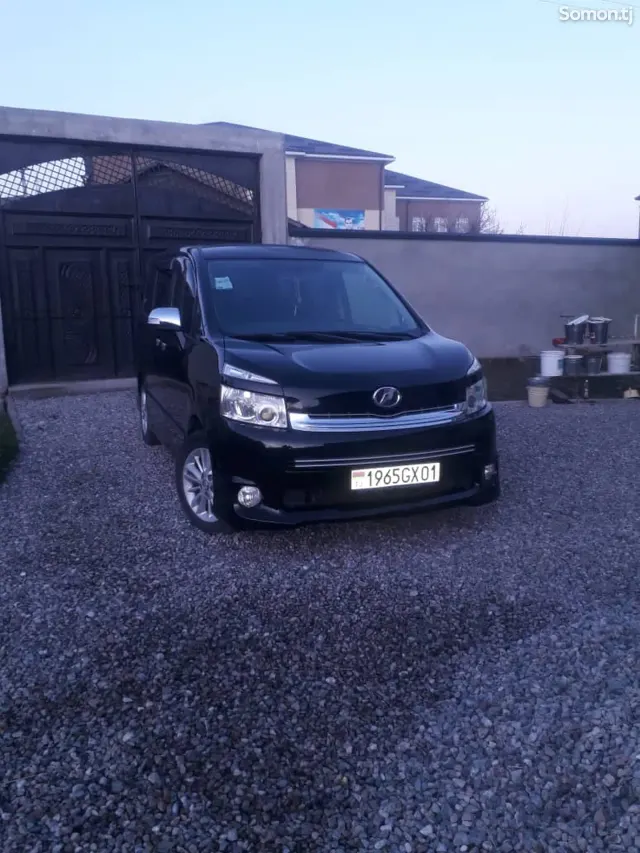 Toyota Voxy 2008 · 2.0 AT
