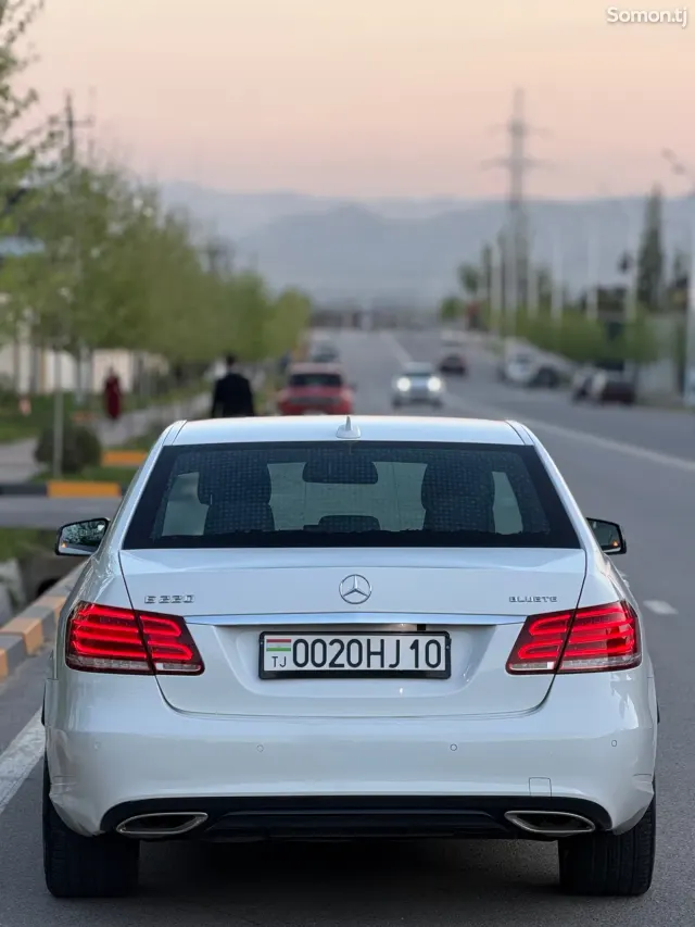 Mercedes-Benz E class 2015 · 2.2 AT