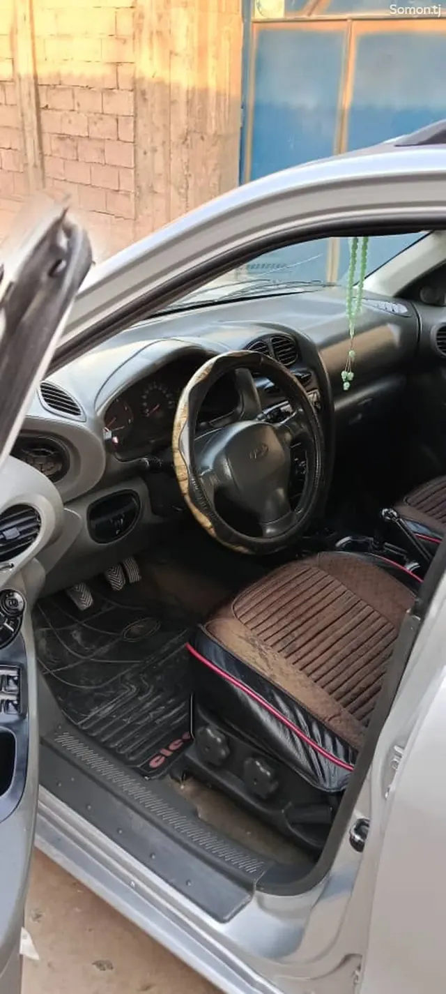 Hyundai Santa Fe 2001 · 2.0 MT