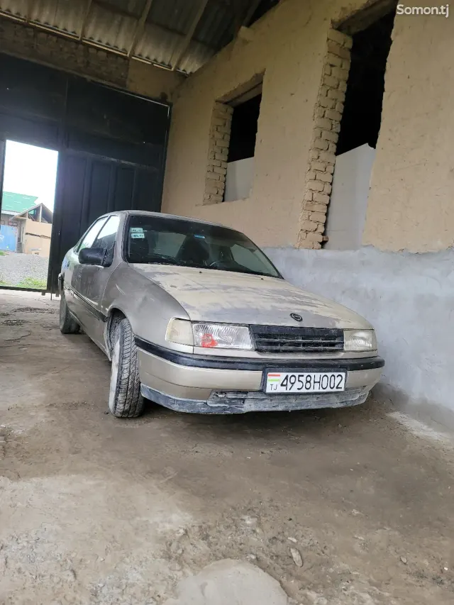 Opel Vectra A 1993 · 1.6 MT