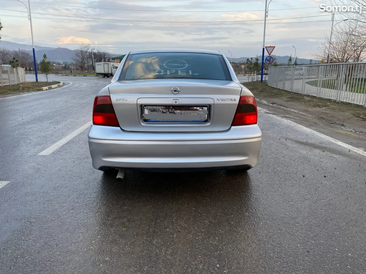 Opel Vectra B 2000 · 1.6 MT