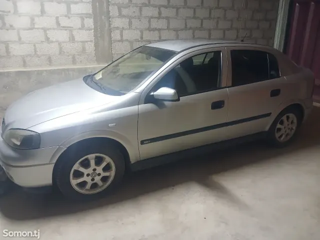 Opel Astra G 2000 · 1.6 MT