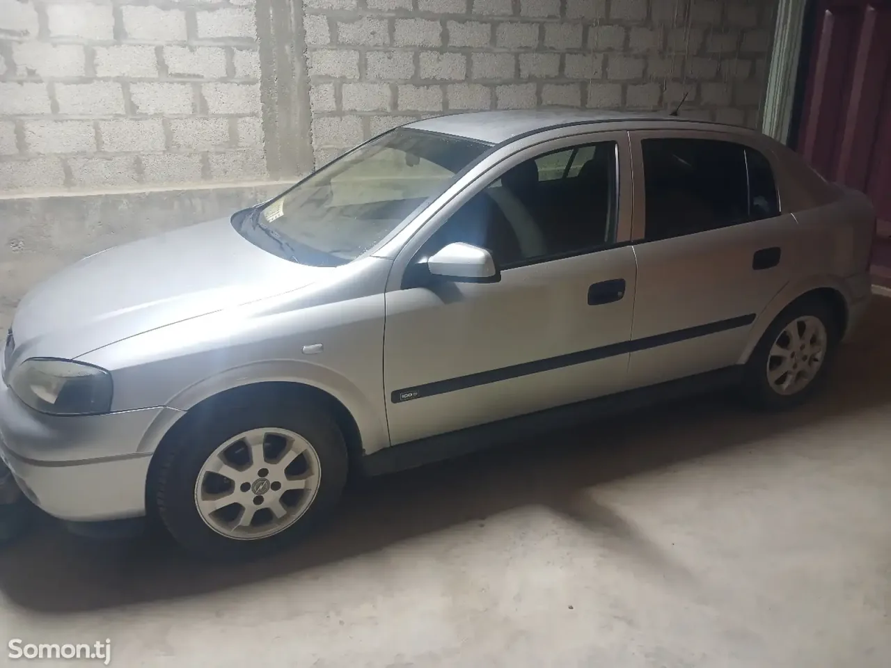 Opel Astra G 2000 · 1.6 MT