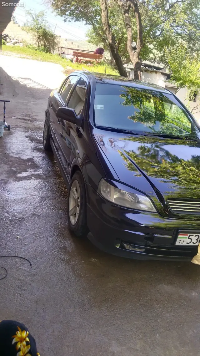 Opel Astra G 1999 · 1.6 MT