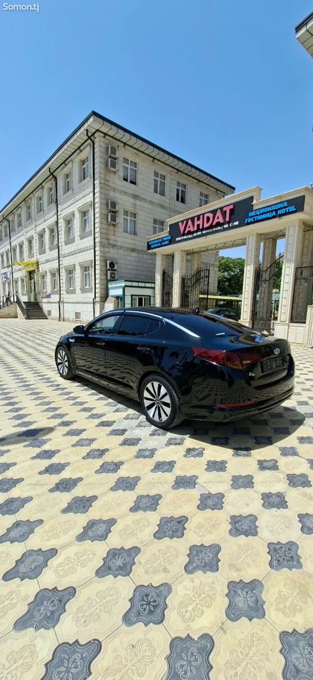 Kia K5 2011 · 2.0 AT