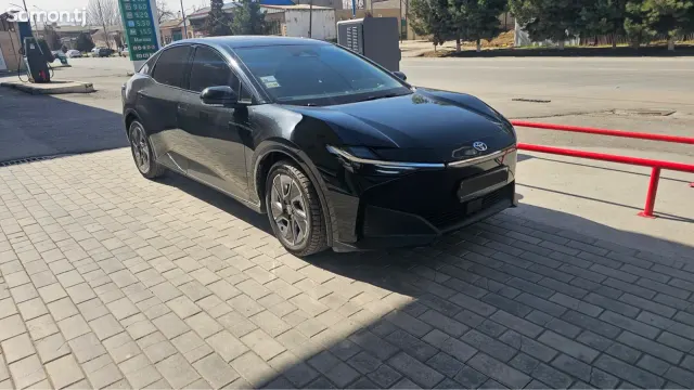 Toyota bZ3 2025 · 1.0 AT