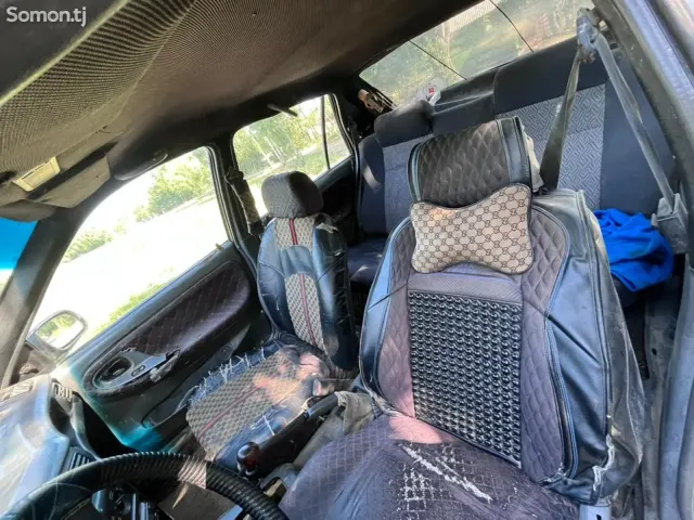 Daewoo Nexia 1996 · 1.8 MT