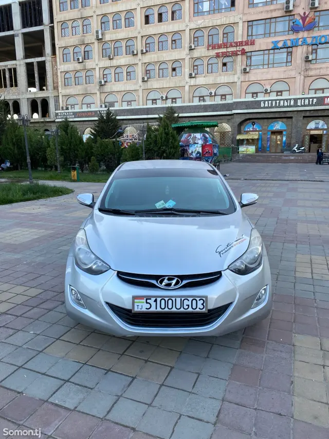 Hyundai Avante 2013 · 1.6 AT