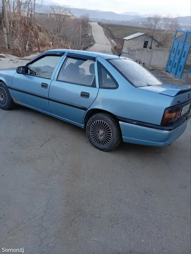 Opel Vectra A 1993 · 1.8 MT