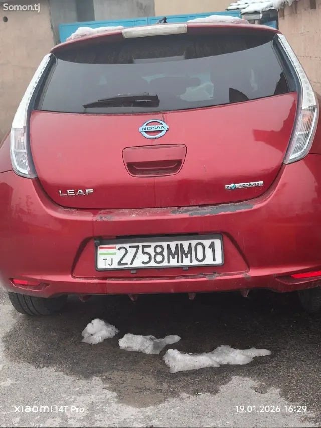 Nissan Leaf 2013 · AT