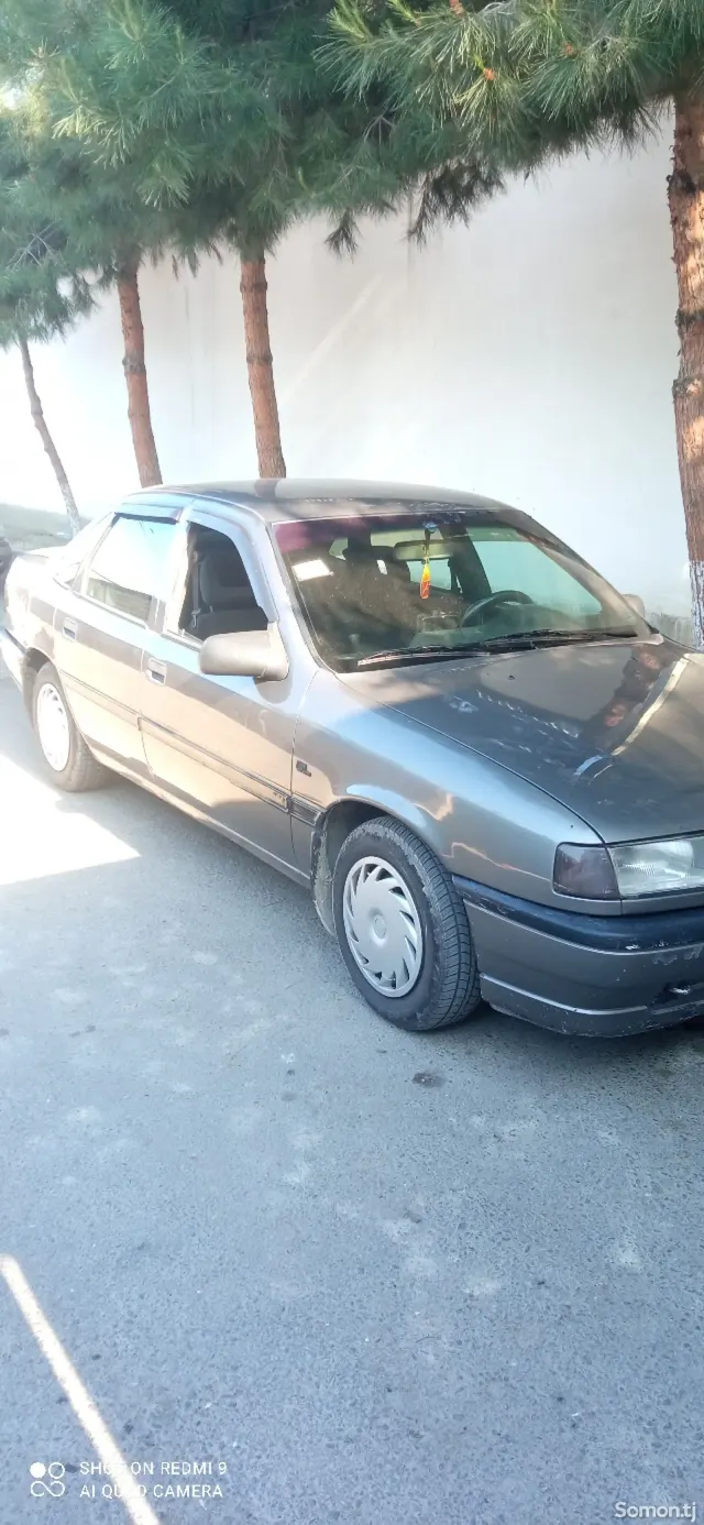 Opel Vectra A 1991 · 1.6 MT