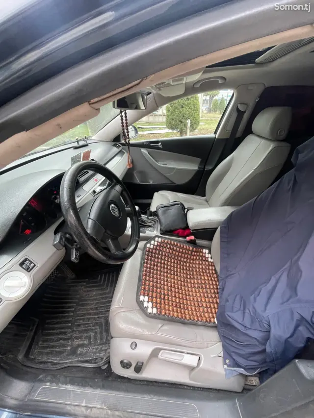 Volkswagen Passat 2006 · 2.0 AT