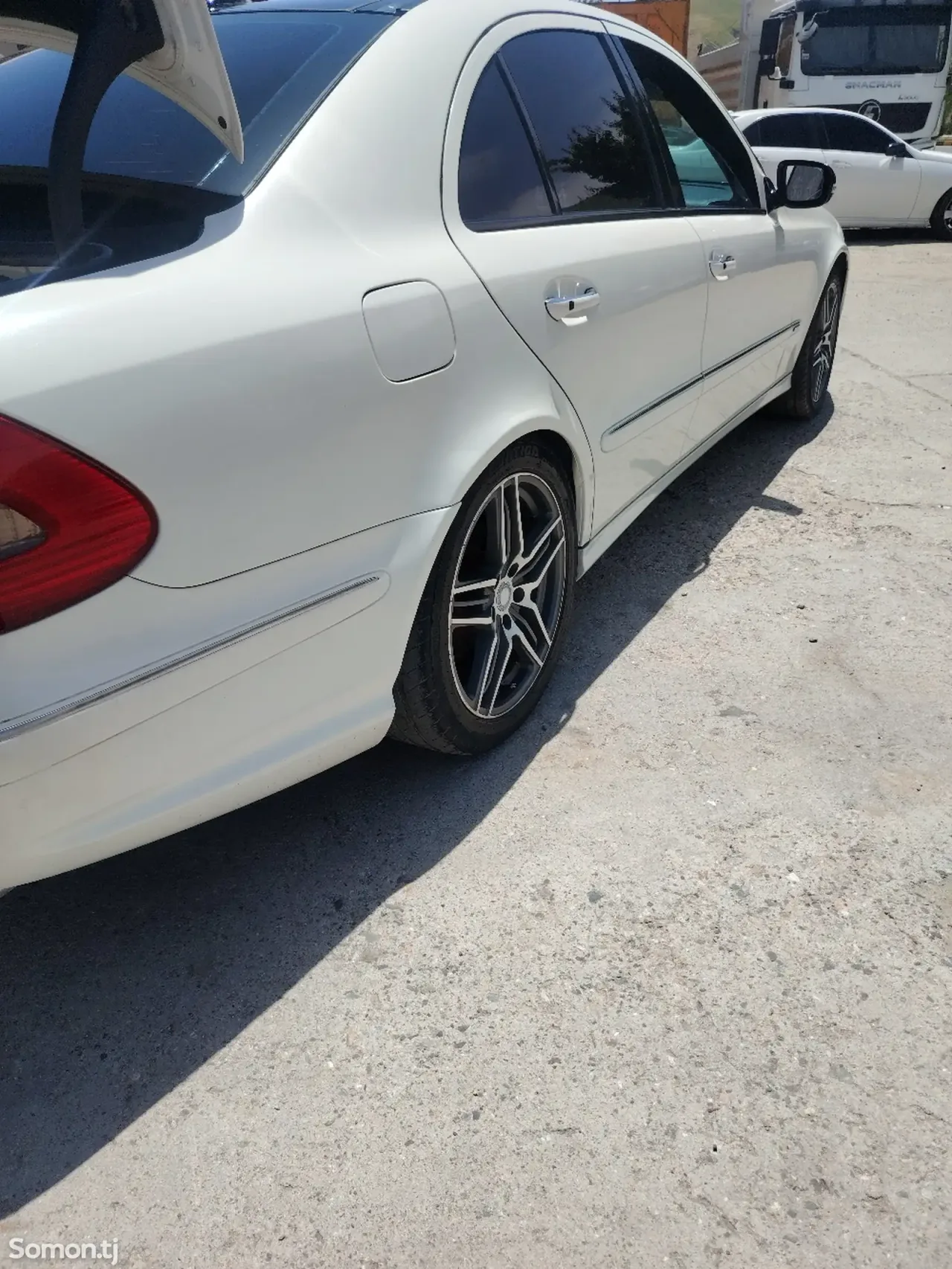 Mercedes-Benz E class 2009 · 3.5 AT