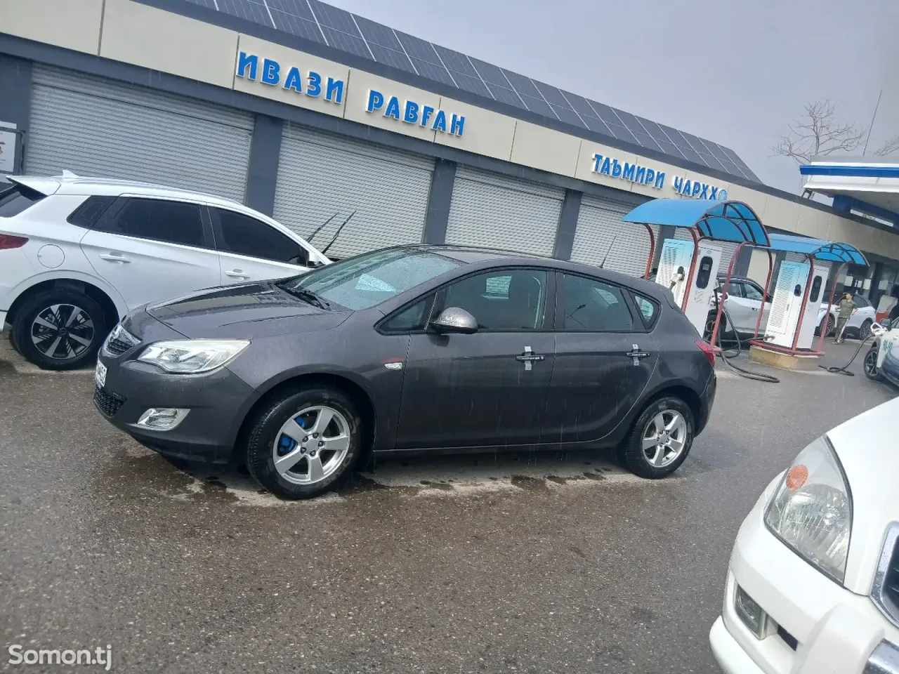 Opel Astra J 2010 · 1.6 MT