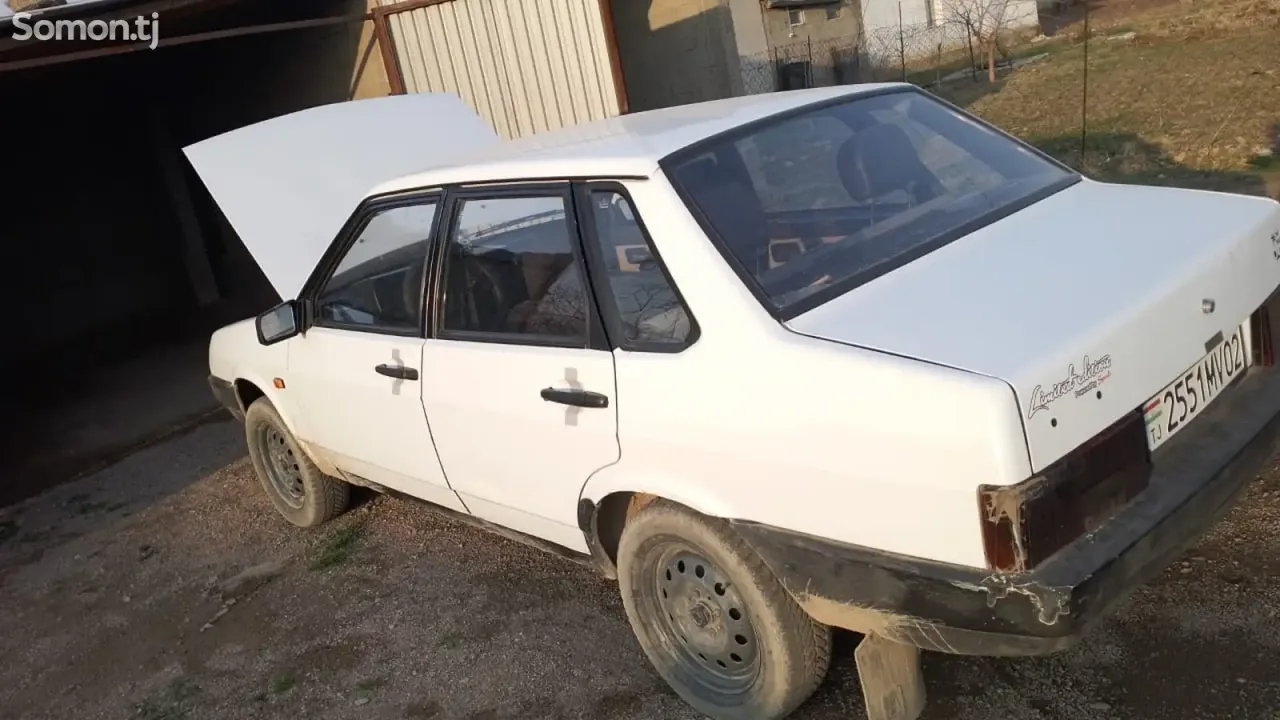 Lada (ВАЗ) 2109 1999 · 1.6 MT