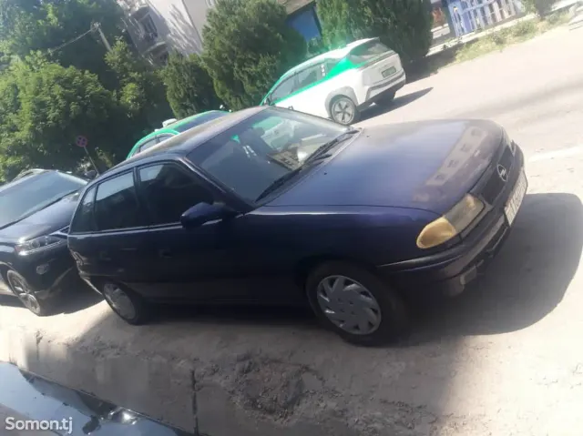 Opel Astra F 1997 · 1.6 MT