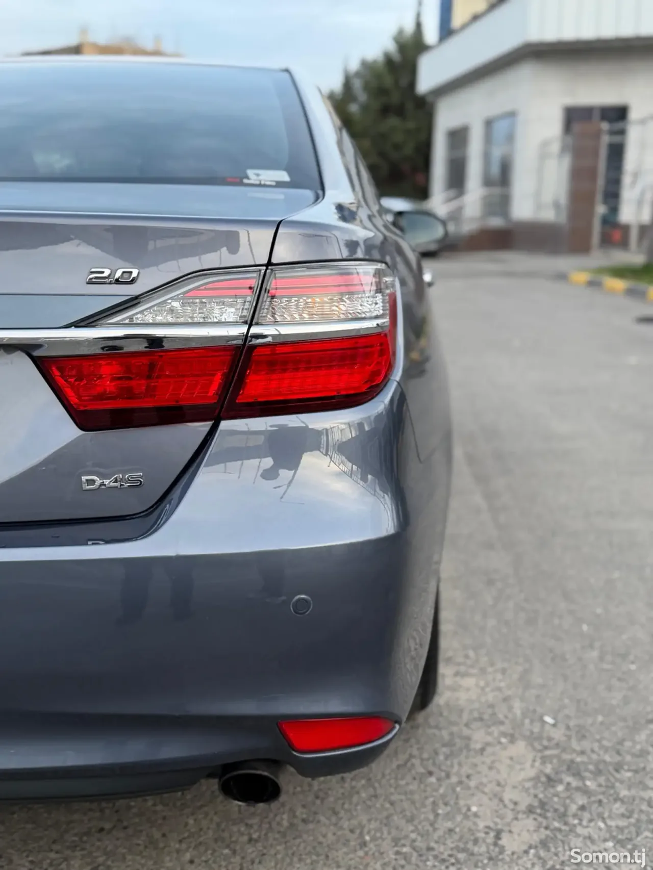Toyota Camry 2015 · 2.0 AT