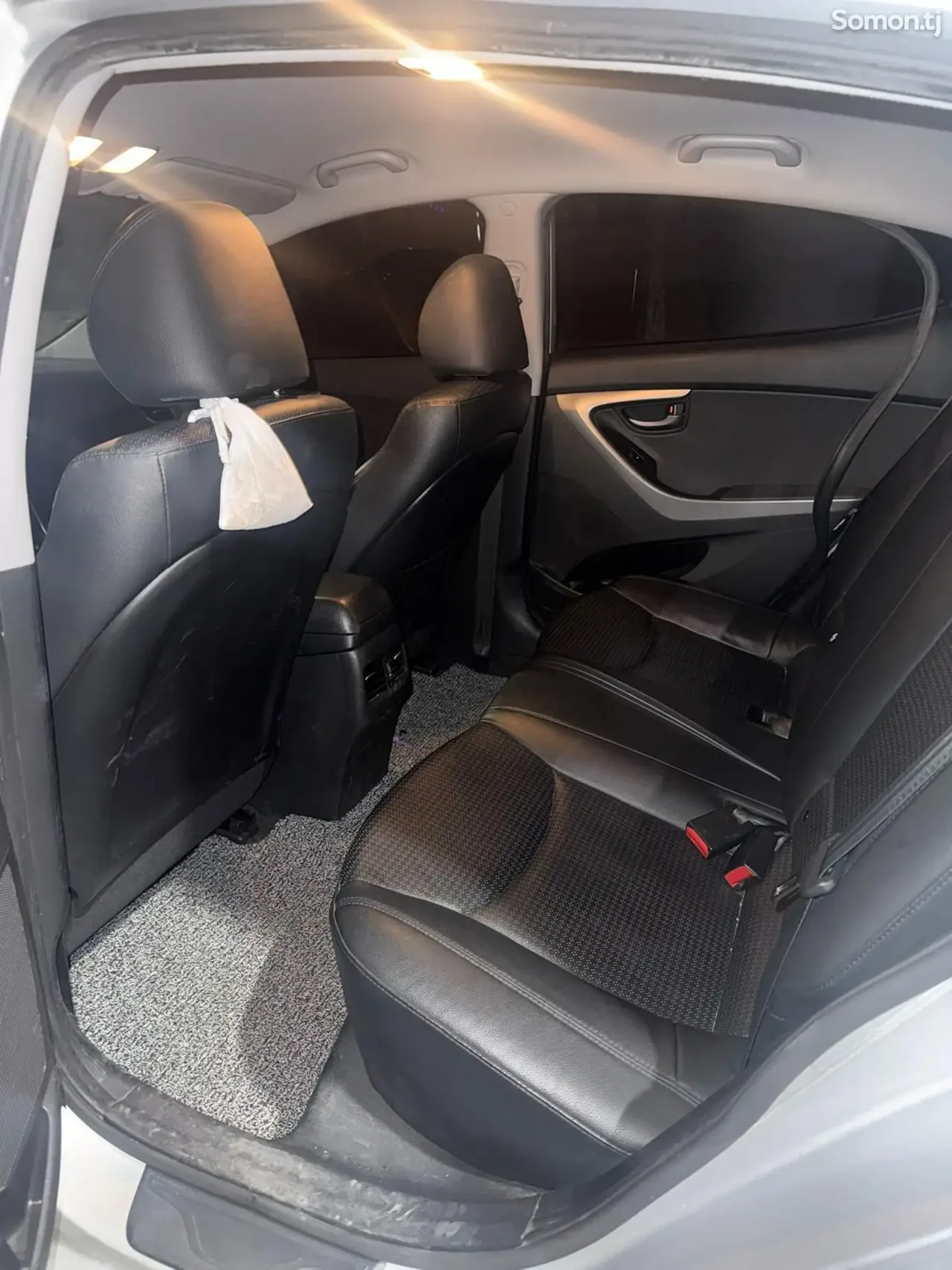 Hyundai Avante 2014 · 1.6 AT