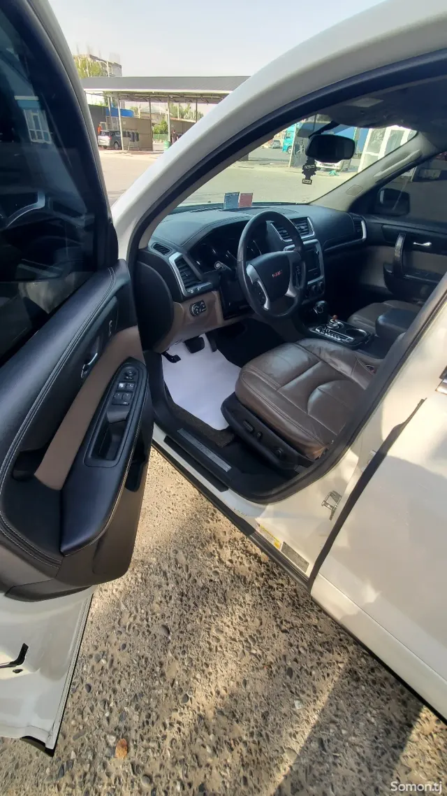 GMC Acadia 2015 · 3.6 AT