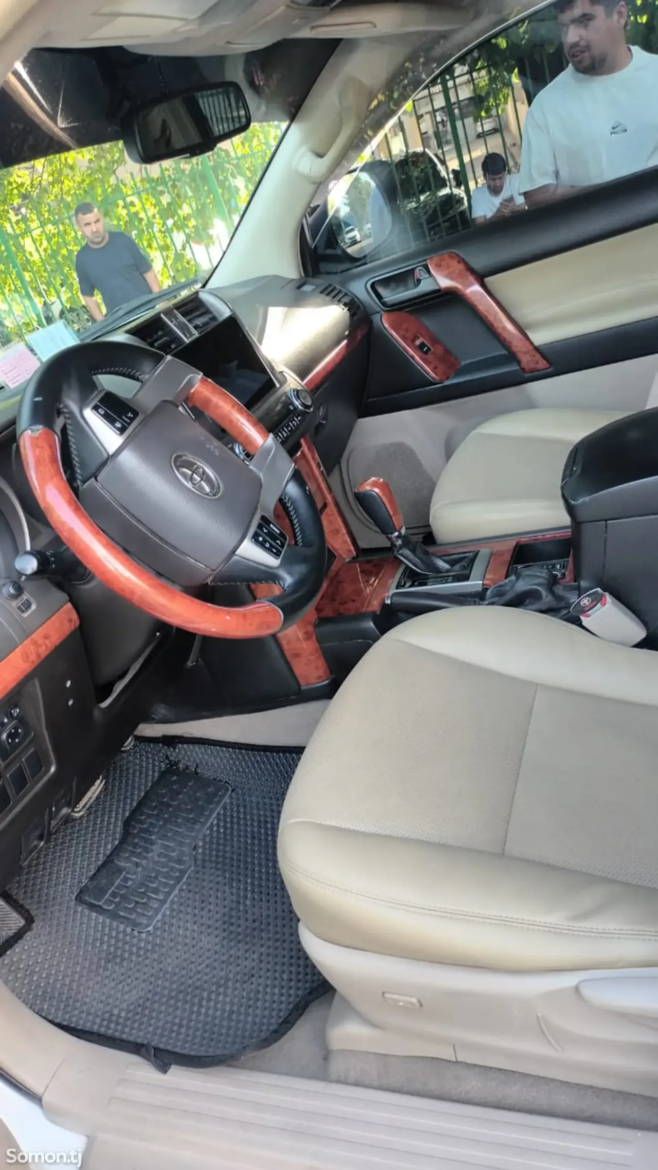 Toyota Land Cruiser Prado 2013 · 4.0 AT