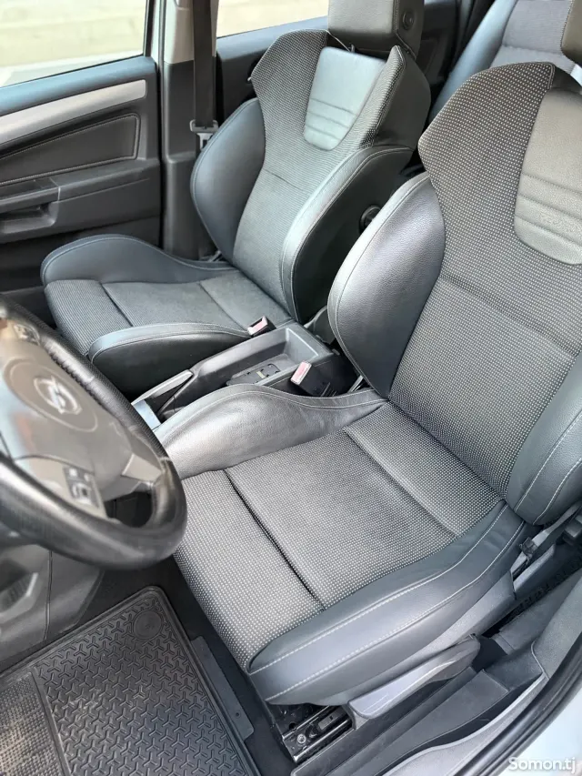 Opel Zafira 2006 · 1.9 AT